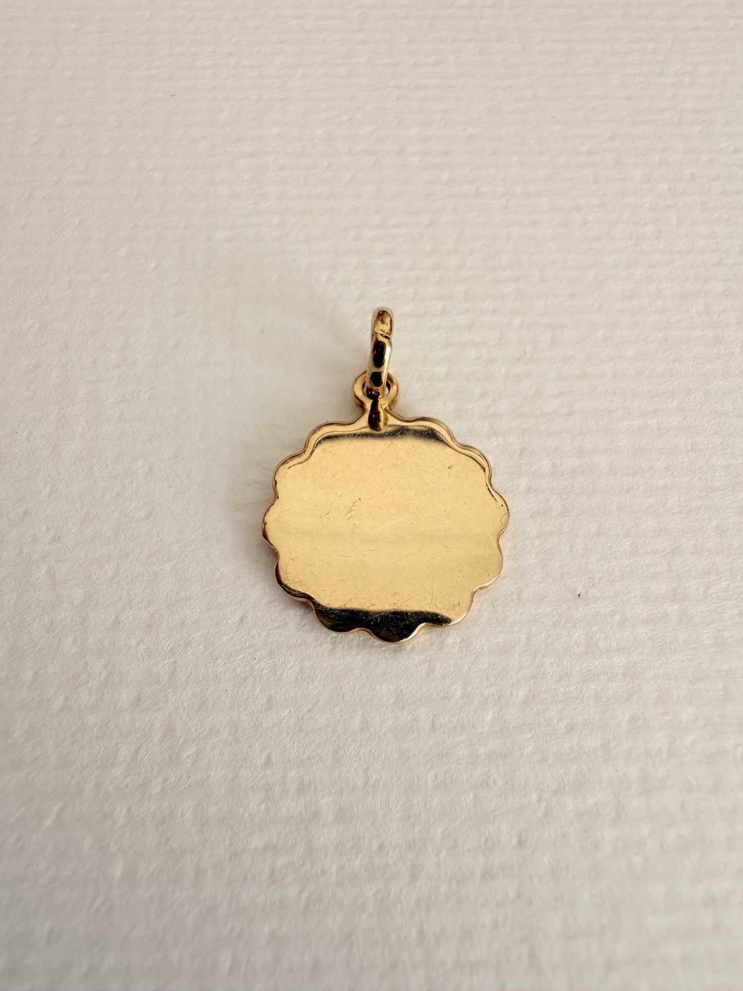 14k Vintage Italian scalloped Cherub Charm