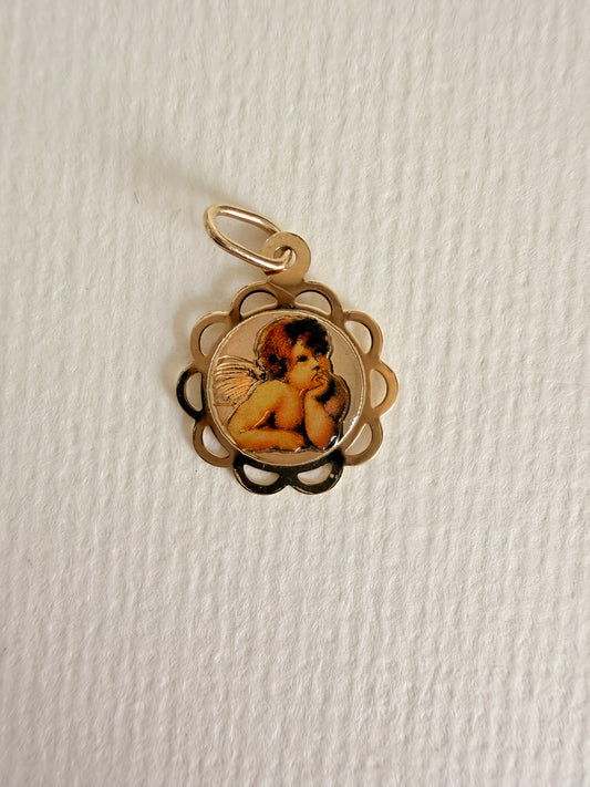 10K Italian scalloped Cherub