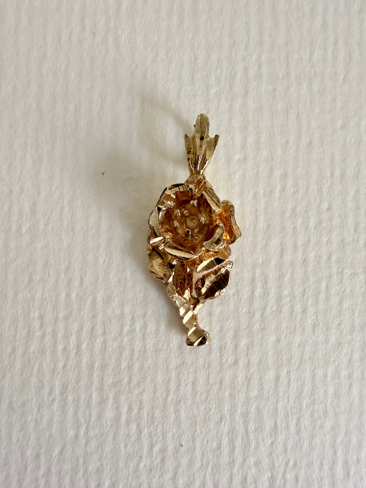 14k  3D Detailed Vintage Flower Rose