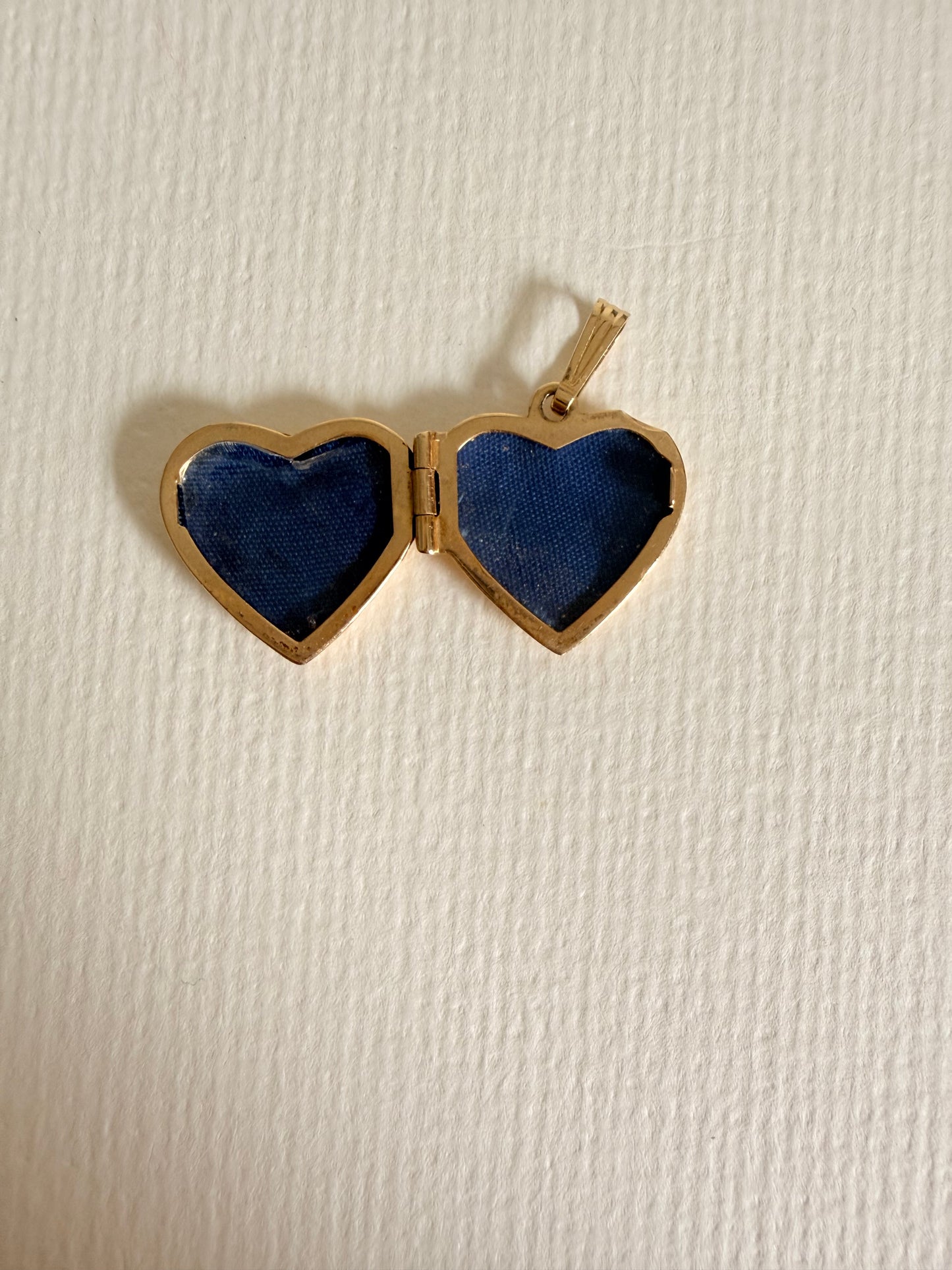 14k Vintage Floral Heart Locket