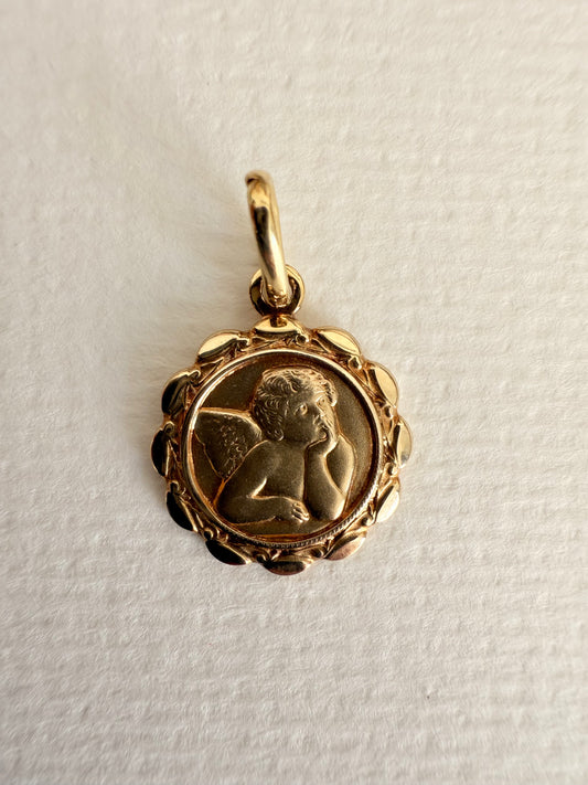 14k Vintage Italian scalloped Cherub Charm