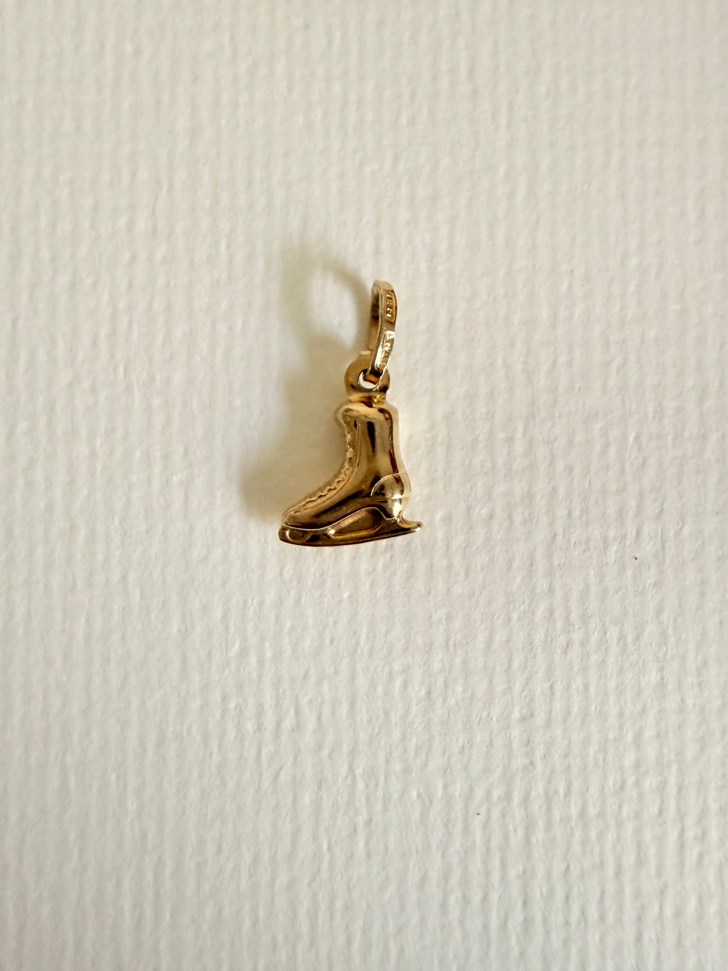 14k Vintage Puffy Ice Skates Charm