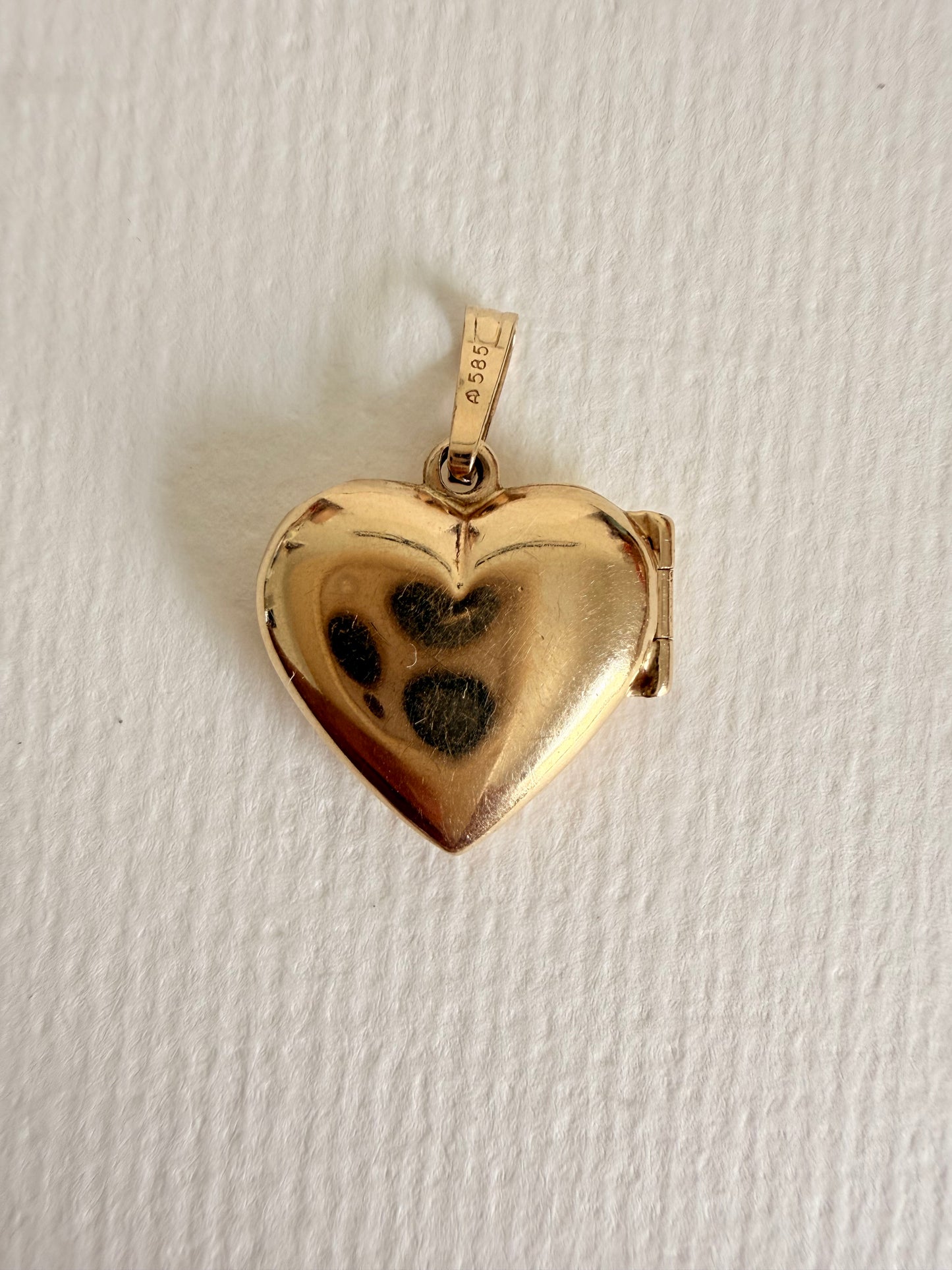 14k Vintage Floral Heart Locket